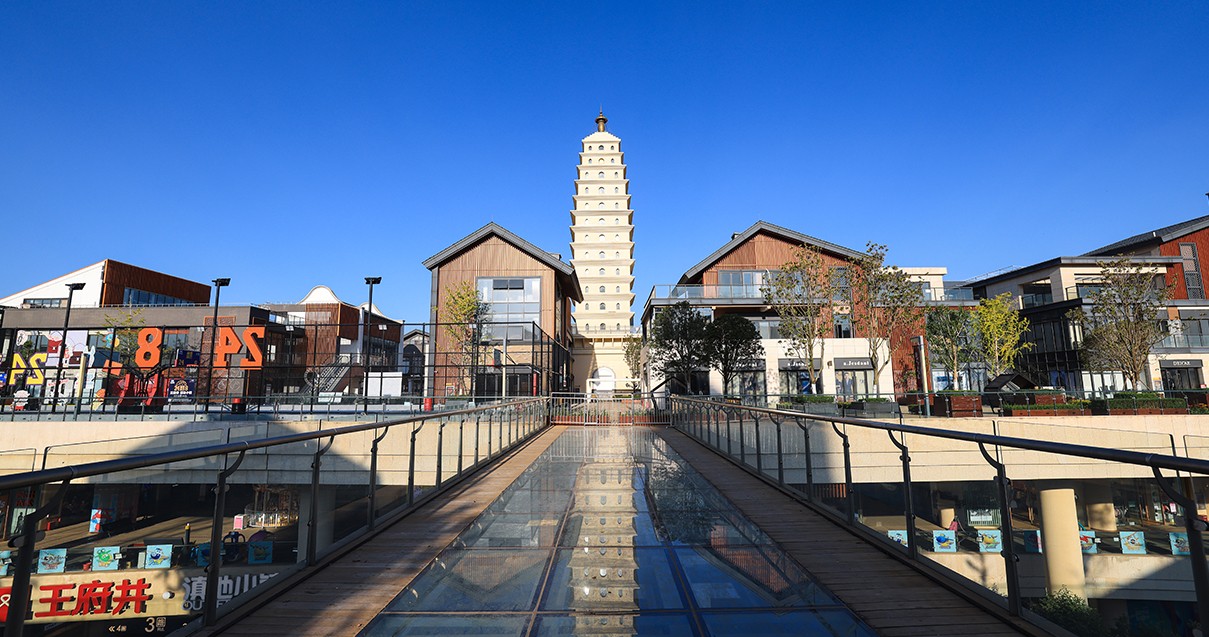 人生就是搏奥莱·滇池小镇