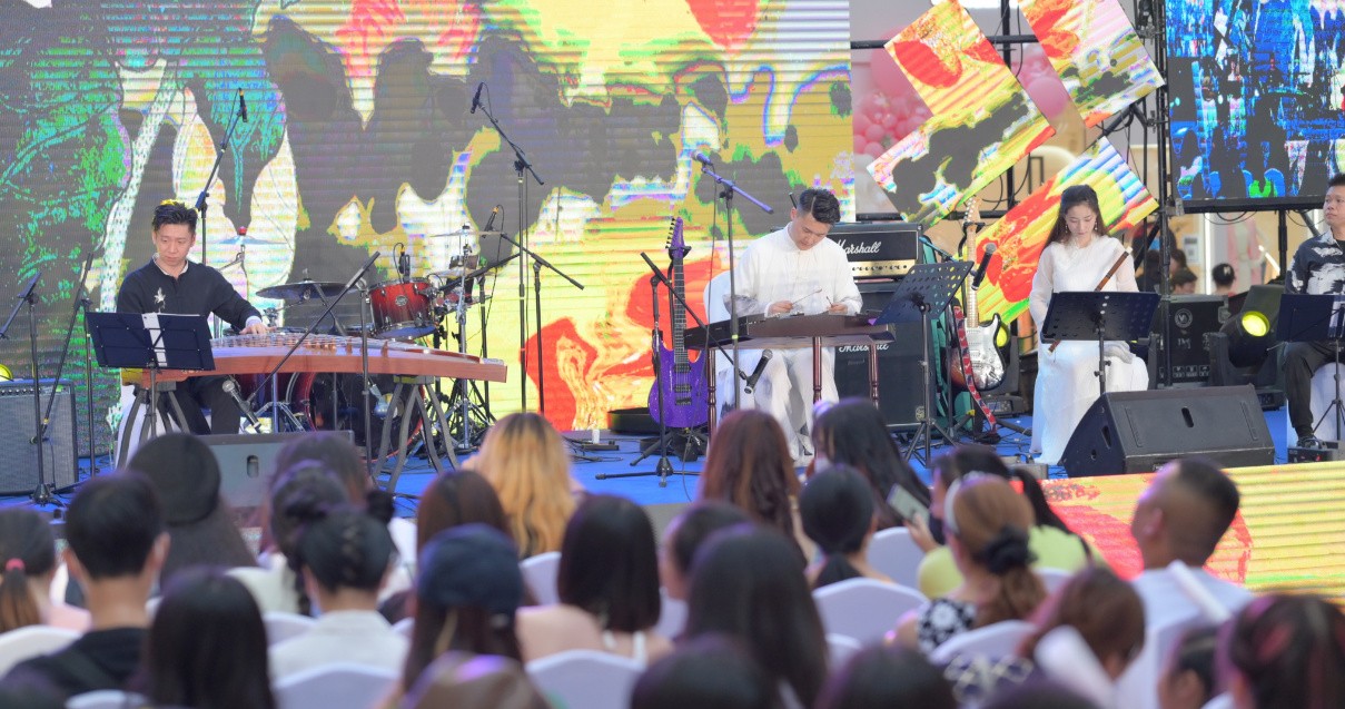 成都人生就是搏Discovery